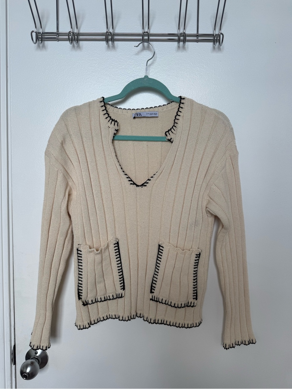 Zara Cream Ribbed V-Neck Sweater with Black Contrast Trim